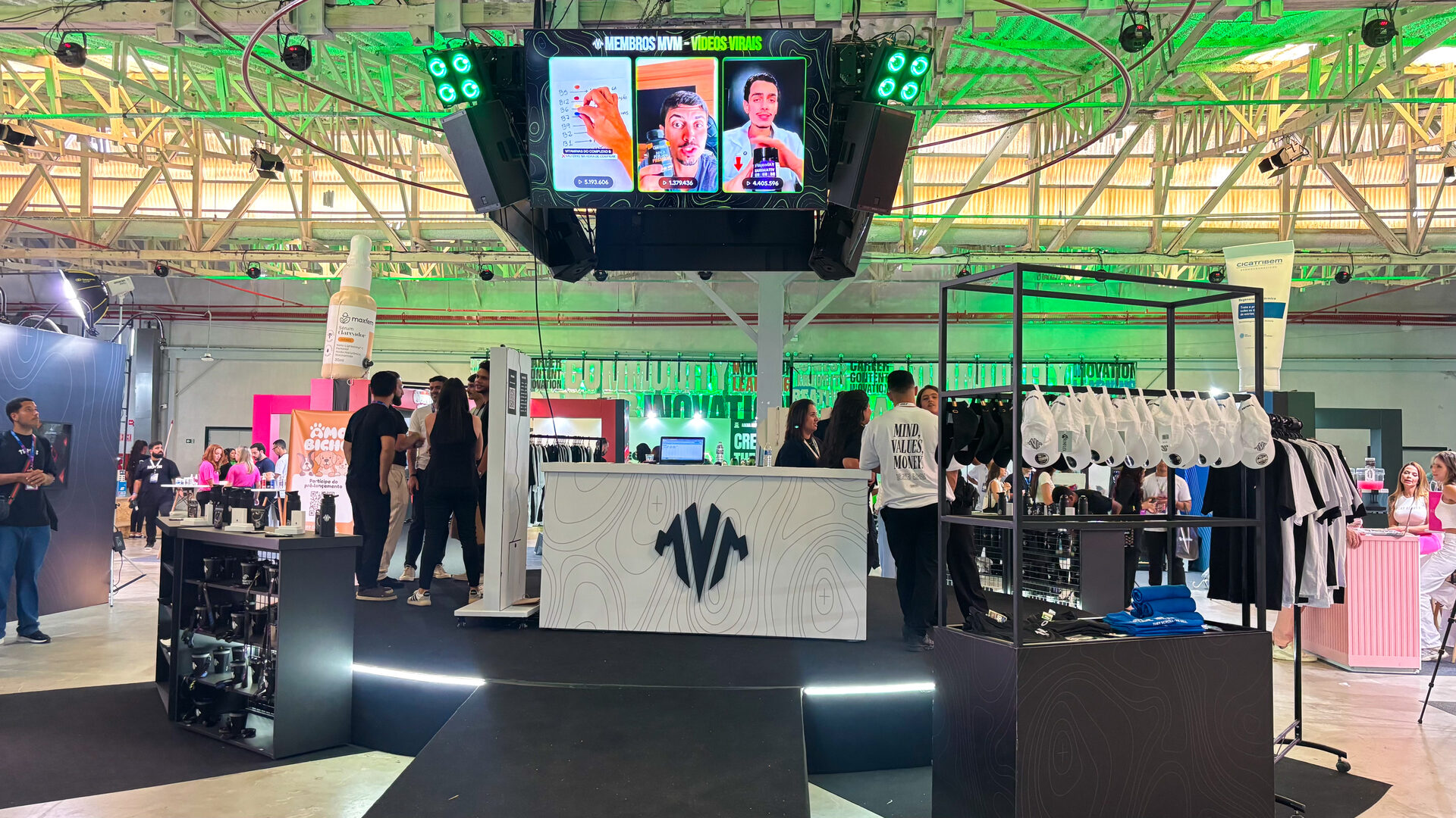 Cenografia Atom em evento