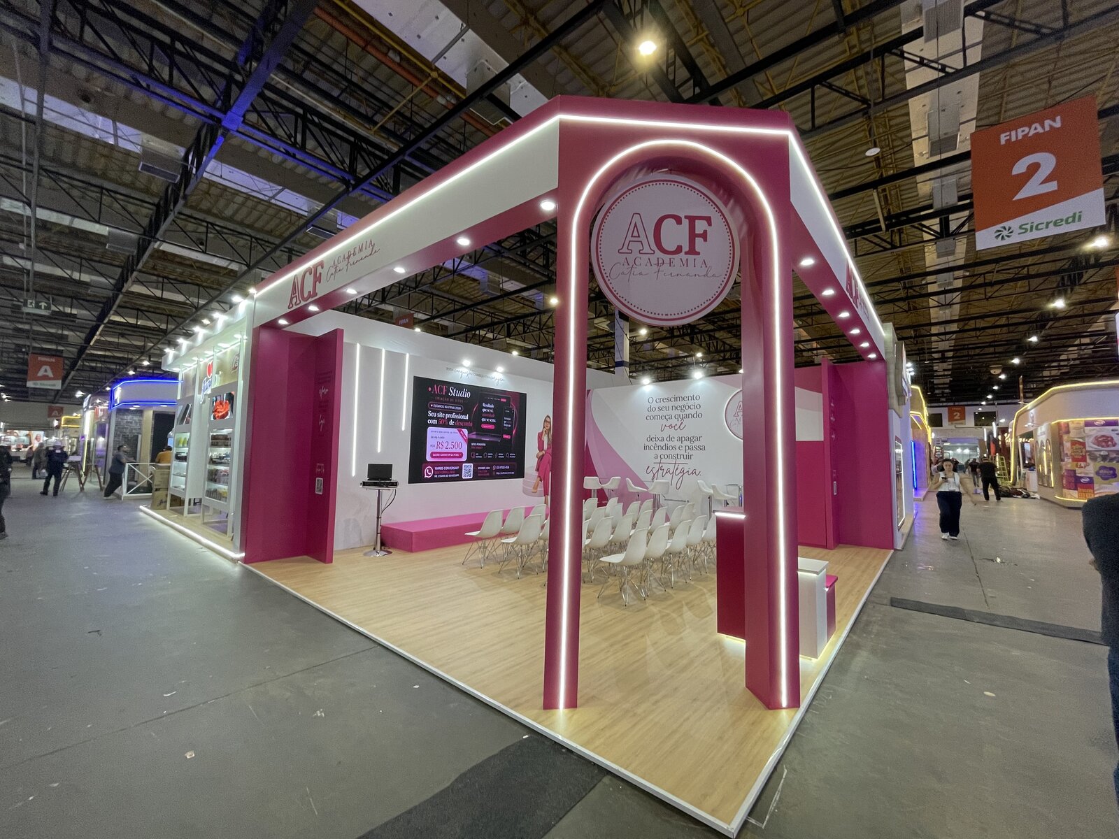 Stand ACF Academia Catia Fernanda de 56 m² montado pela Atom na FIPAN 2026, Expo Center Norte